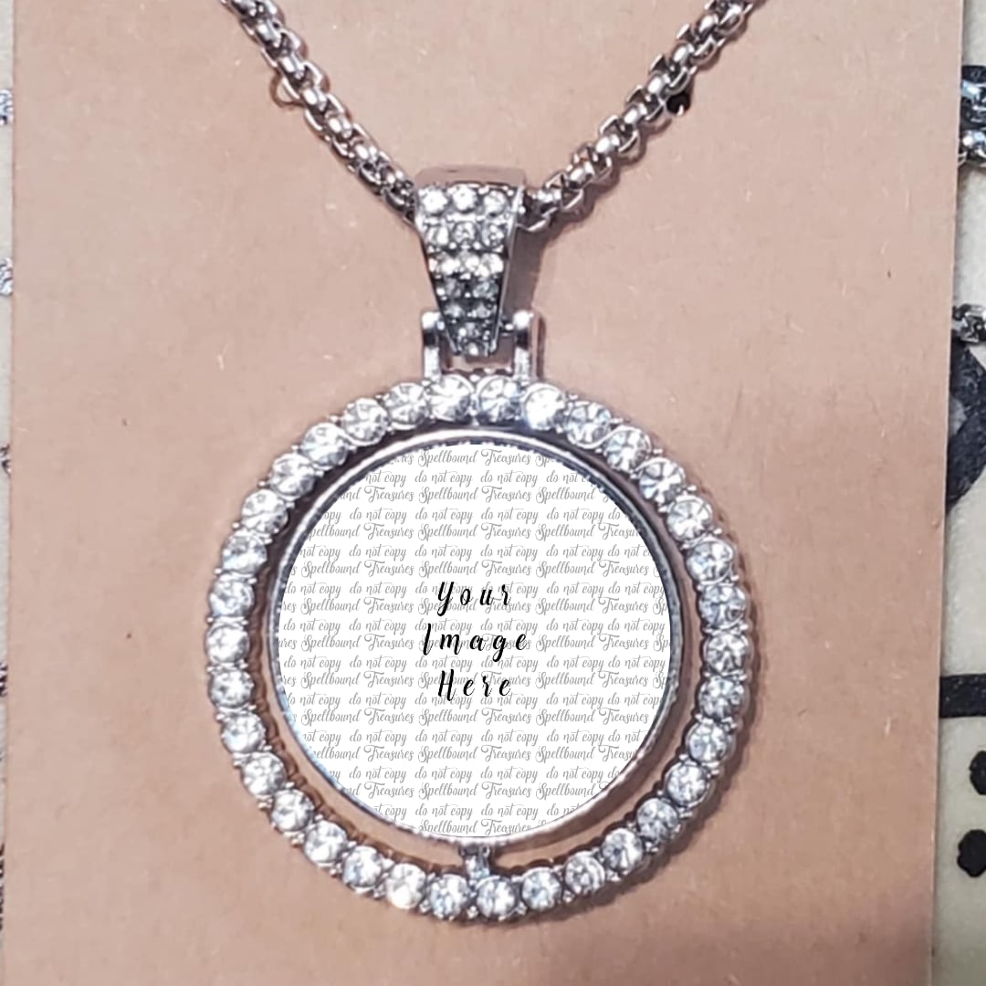 Round Rhinestone Pendant Necklace